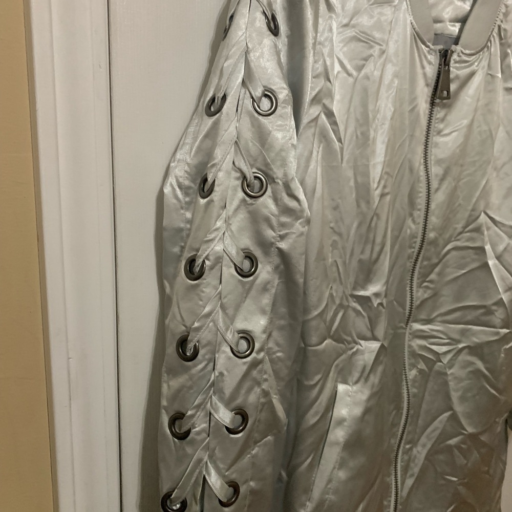 Silver jacket - Picture 4 of 4